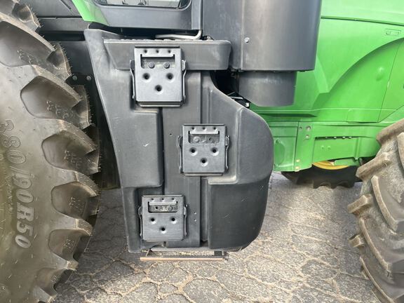 2020 John Deere 7210R Tractor