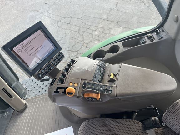 2020 John Deere 7210R Tractor