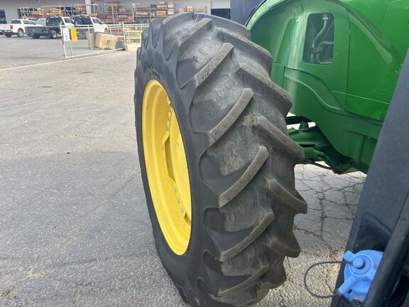 2020 John Deere 7210R Tractor