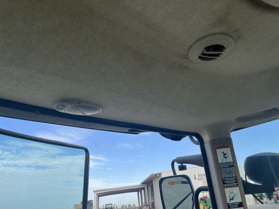 2020 John Deere 7210R Tractor