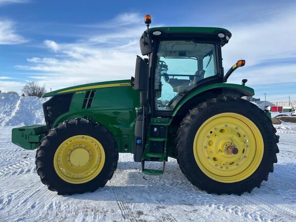 2020 John Deere 7210R Tractor