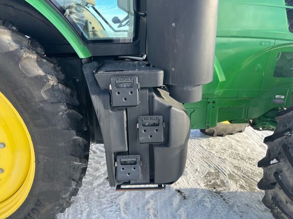 2020 John Deere 7210R Tractor