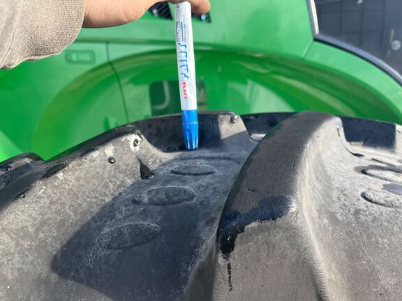 2020 John Deere 7210R Tractor