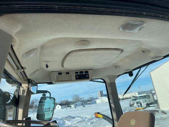 2020 John Deere 7210R Tractor