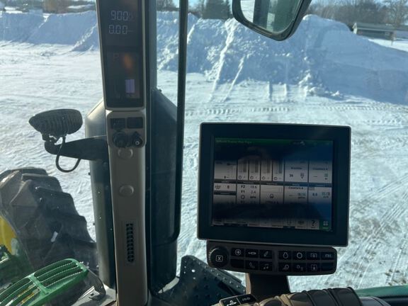 2020 John Deere 7210R Tractor