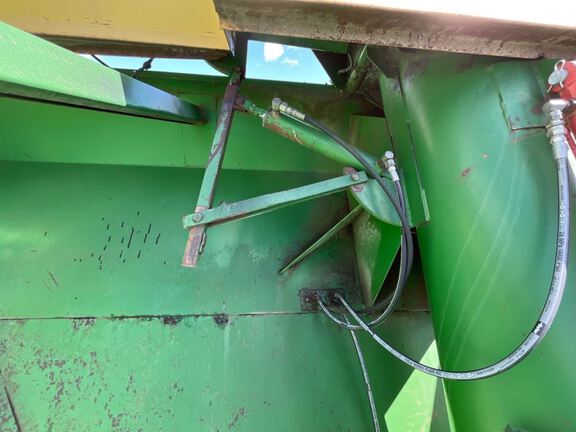 1995 E-Z Trail Z198415 Grain Cart