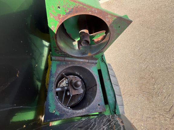 1995 E-Z Trail Z198415 Grain Cart