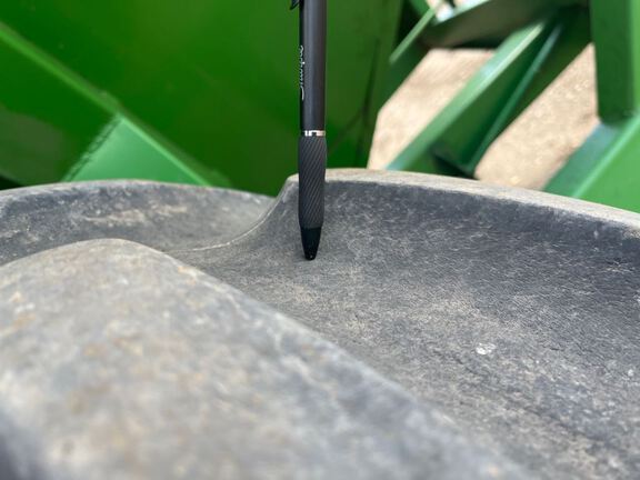 1995 E-Z Trail Z198415 Grain Cart