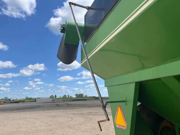 1995 E-Z Trail Z198415 Grain Cart
