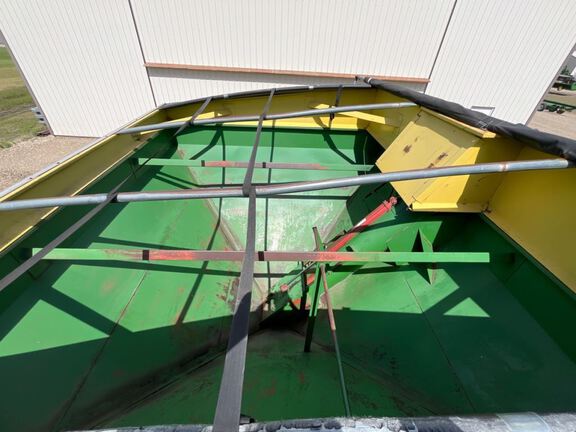 1995 E-Z Trail Z198415 Grain Cart