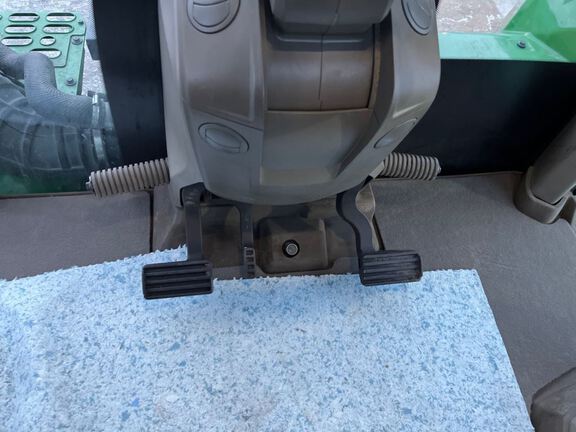 2023 John Deere 9RX 590 Tractor Rubber Track