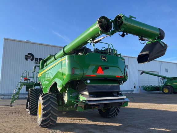 2024 John Deere X9 1000 Combine
