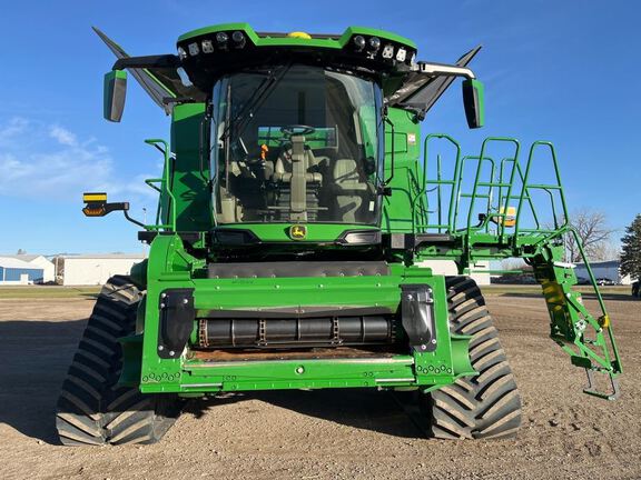 2024 John Deere X9 1000 Combine