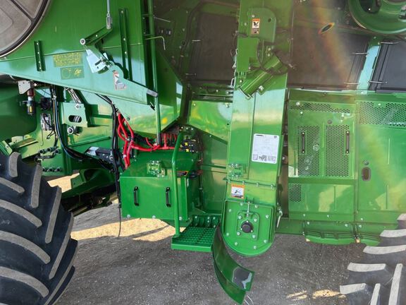 2024 John Deere X9 1000 Combine
