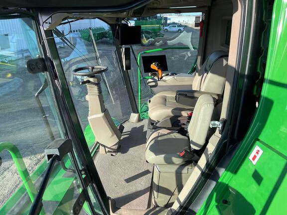 2024 John Deere X9 1000 Combine