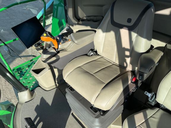 2024 John Deere X9 1000 Combine