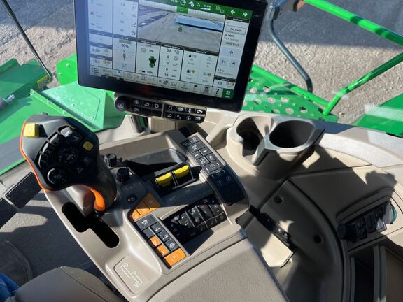 2024 John Deere X9 1000 Combine