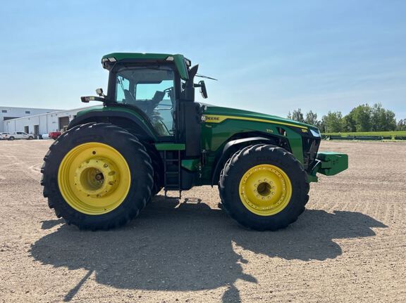 2023 John Deere 8R 370 Tractor