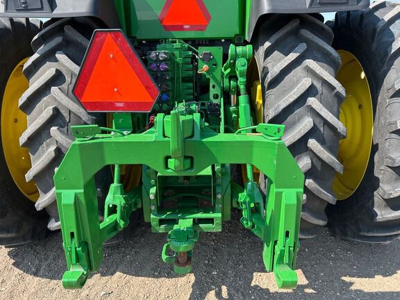 2023 John Deere 8R 370 Tractor