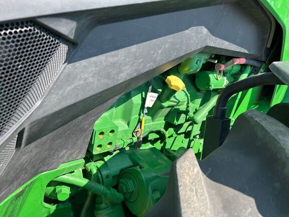 2023 John Deere 8R 370 Tractor