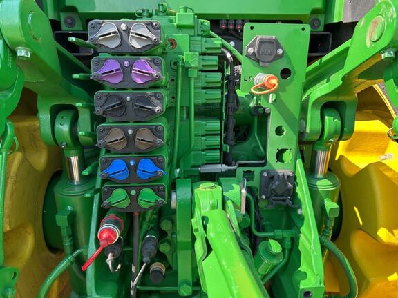 2023 John Deere 8R 370 Tractor