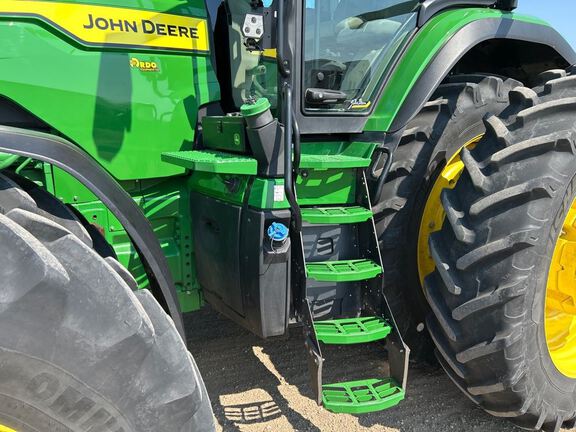 2023 John Deere 8R 370 Tractor