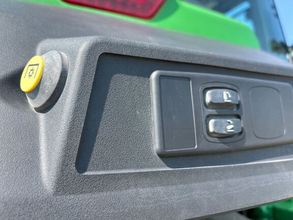 2023 John Deere 8R 370 Tractor