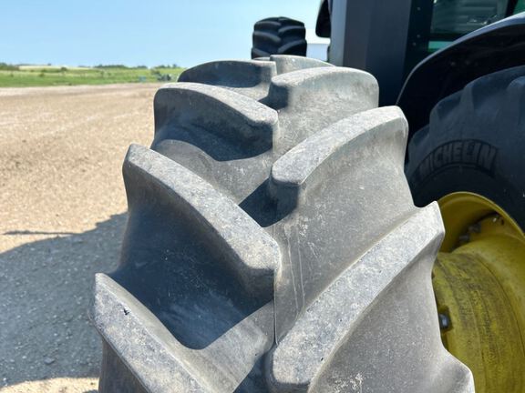 2023 John Deere 8R 370 Tractor