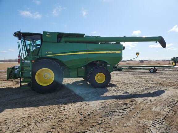 2024 John Deere S780 Combine