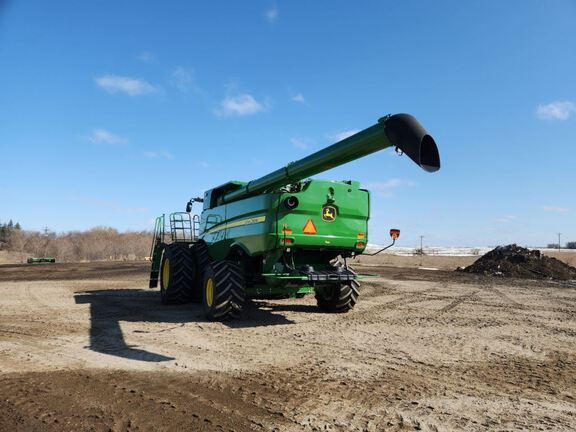 2024 John Deere S780 Combine