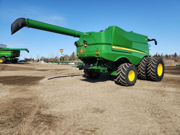 2024 John Deere S780 Combine