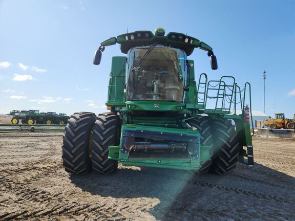 2024 John Deere S780 Combine