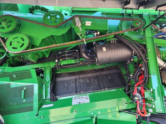 2024 John Deere S780 Combine