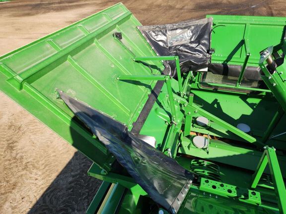 2024 John Deere S780 Combine