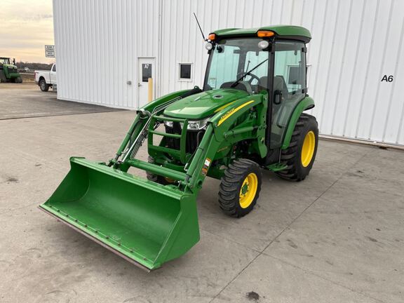 2014 John Deere 3033R Tractor Compact