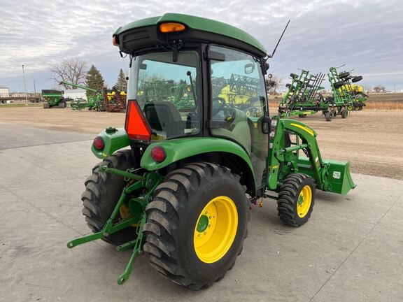 2014 John Deere 3033R Tractor Compact