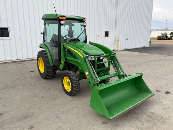 2014 John Deere 3033R Tractor Compact