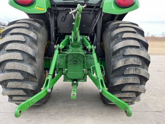 2014 John Deere 3033R Tractor Compact