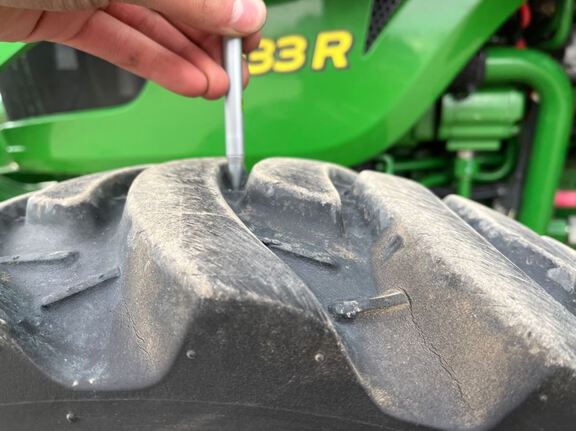 2014 John Deere 3033R Tractor Compact