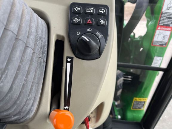 2014 John Deere 3033R Tractor Compact