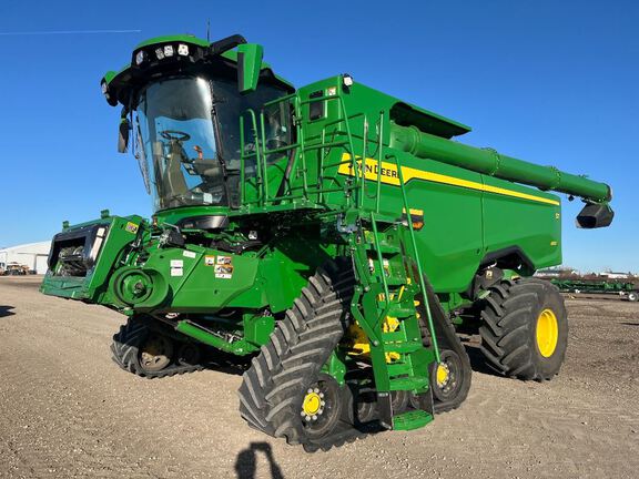2025 John Deere S7 800 Combine