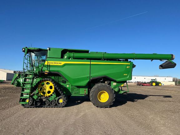 2025 John Deere S7 800 Combine