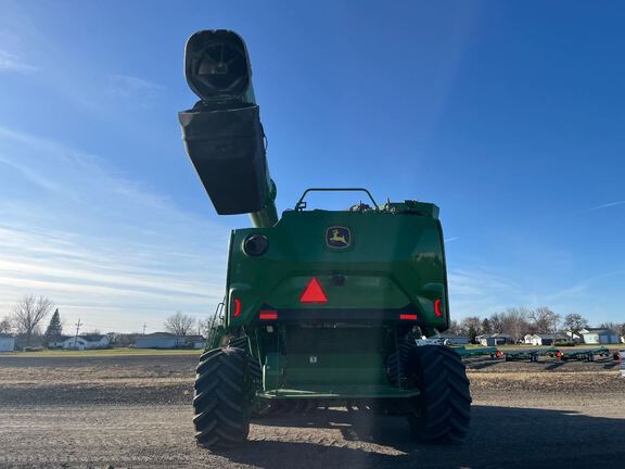 2025 John Deere S7 800 Combine