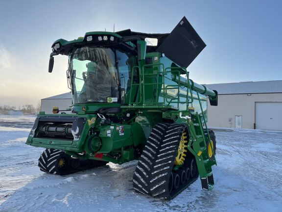 2025 John Deere S7 800 Combine