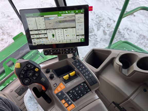 2025 John Deere S7 800 Combine