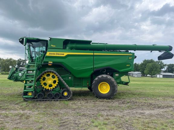 2025 John Deere S7 800 Combine