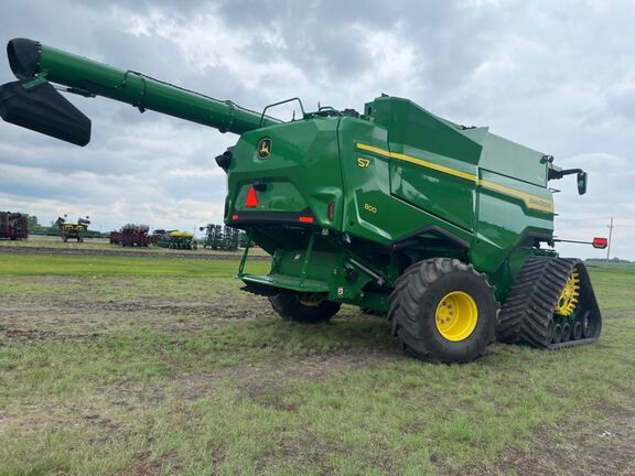 2025 John Deere S7 800 Combine