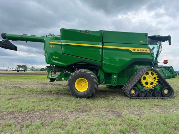2025 John Deere S7 800 Combine