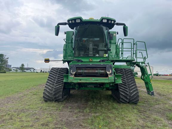 2025 John Deere S7 800 Combine