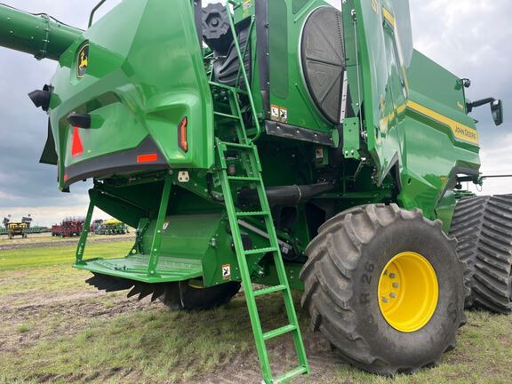 2025 John Deere S7 800 Combine
